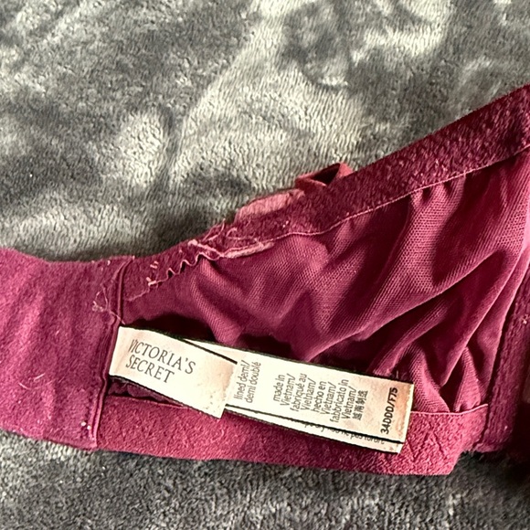 Victoria’s Secret Pink Velvet Lace Bra 34DDD Fuschia Sexy Lingerie Textured Cute - Picture 2 of 5